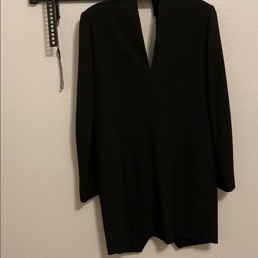 A dress - Picture 2 of 4
